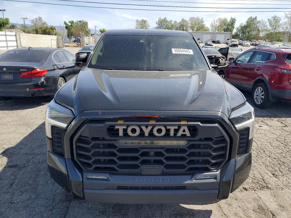 46004946 :رقم المزاد ، 5TFLA5DB9PX057933 vin ، 2023 Toyota Tundra مزاد بيع