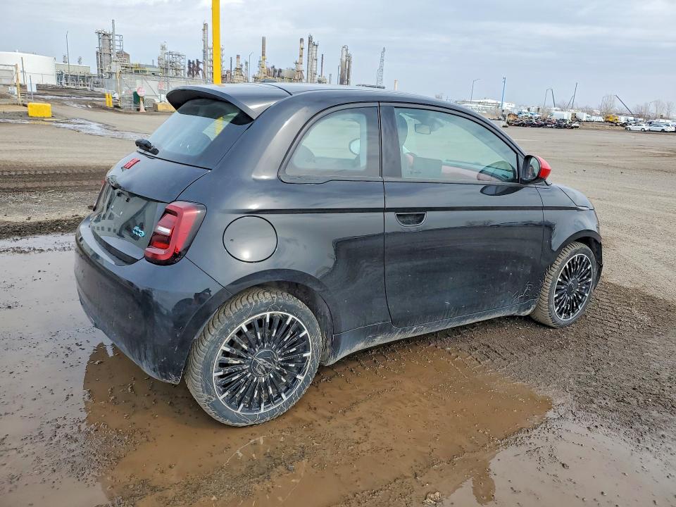 2024 Fiat 500 მანქანა იყიდება აუქციონზე, vin: ZFAFFAA48RX208073, აუქციონის ნომერი: 47732486