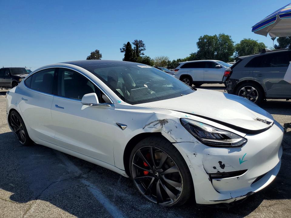 2020 Tesla Model 3 მანქანა იყიდება აუქციონზე, vin: 5YJ3E1ECXLF624398, აუქციონის ნომერი: 41720486