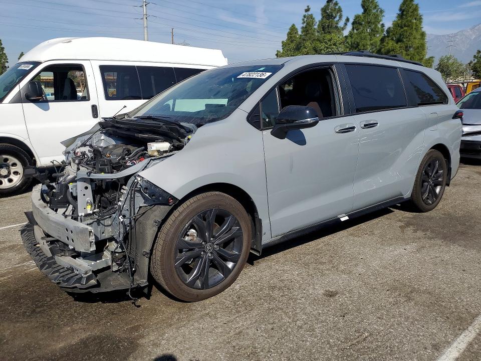 47822136 :رقم المزاد ، 5TDCRKEC3SS285424 vin ، 2025 Toyota Sienna مزاد بيع