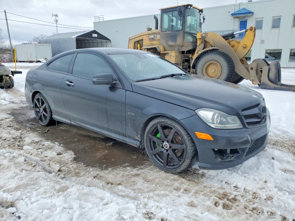47201806 :رقم المزاد ، WDDGJ5HB7CF734253 vin ، 2012 Mercedes-benz C مزاد بيع