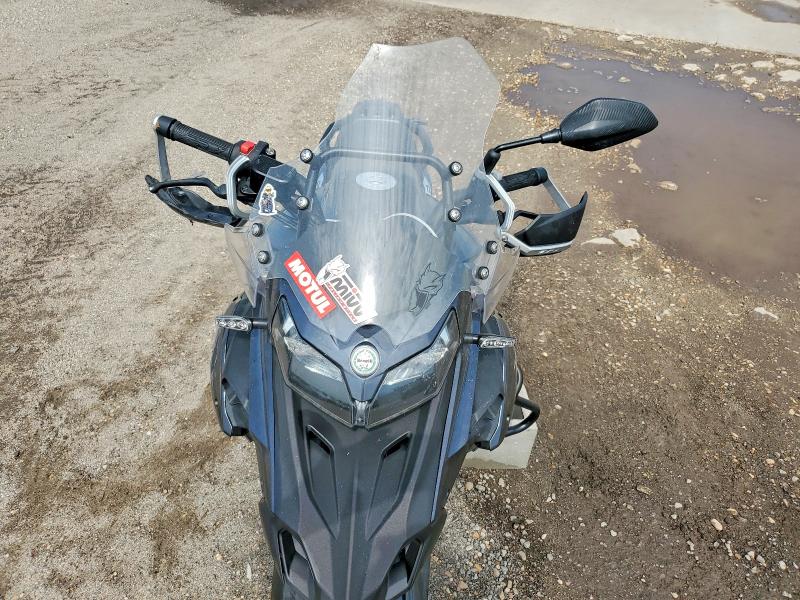 41922266 :رقم المزاد ، LBBPHF058NBD49843 vin ، 2022 Benelli Trk Series مزاد بيع