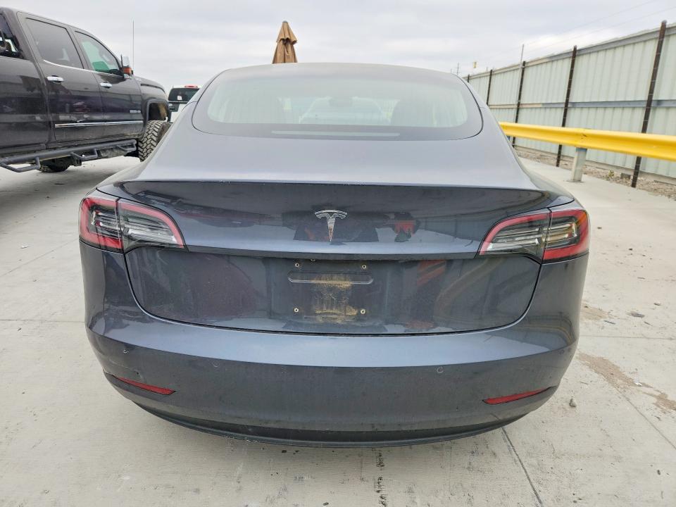47547336 :رقم المزاد ، 5YJ3E1EA7JF033554 vin ، 2018 Tesla Model 3 مزاد بيع