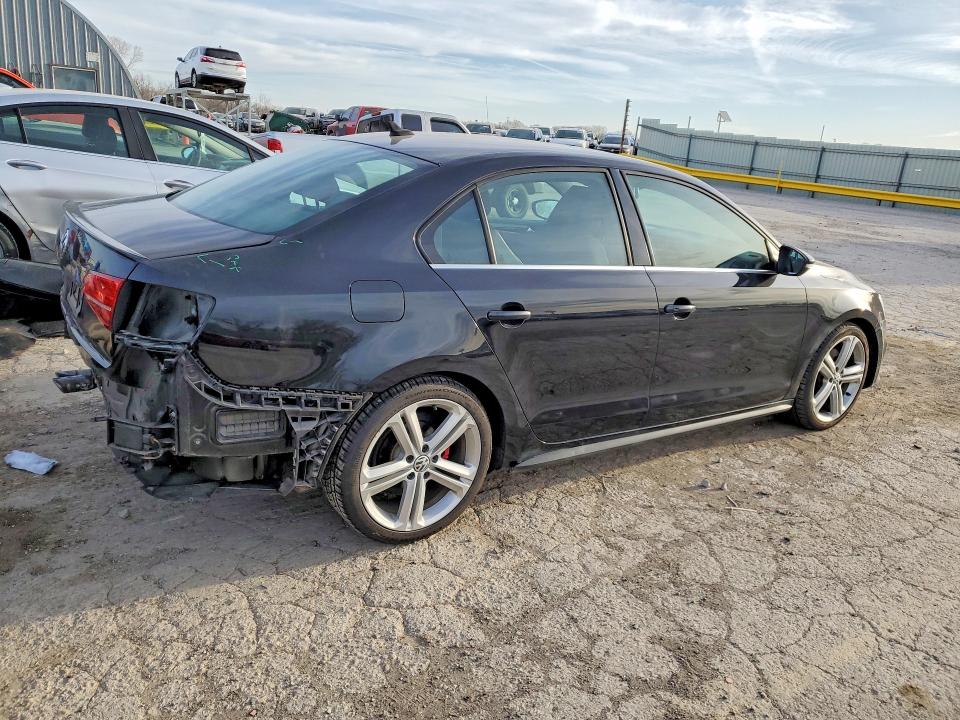46086426 :رقم المزاد ، 3VW4T7AJXFM300835 vin ، 2015 Volkswagen Jetta مزاد بيع