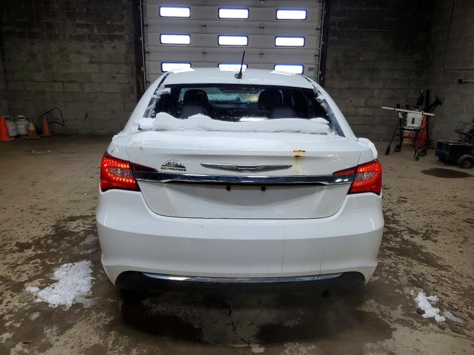 46203496 :رقم المزاد ، 1C3CCBBBXDN760982 vin ، 2013 Chrysler 200 مزاد بيع