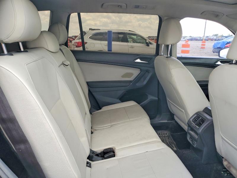 Продажа на аукционе авто 2018 Volkswagen Tiguan, vin: 3VV2B7AX4JM031288, номер лота: 46565296