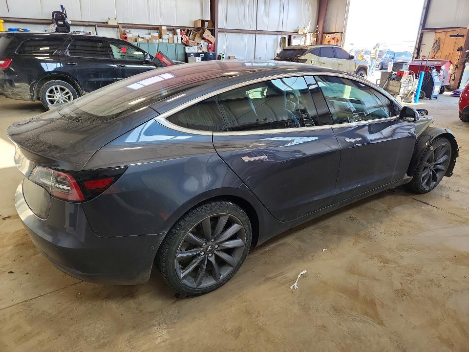 41596706 :رقم المزاد ، 5YJ3E1EA2JF028861 vin ، 2018 Tesla Model 3 مزاد بيع