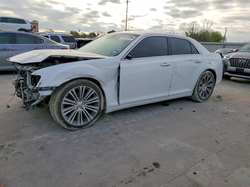 Продажа на аукционе авто 2013 Chrysler 300, vin: 2C3CCABG3DH551548, номер лота: 47460236