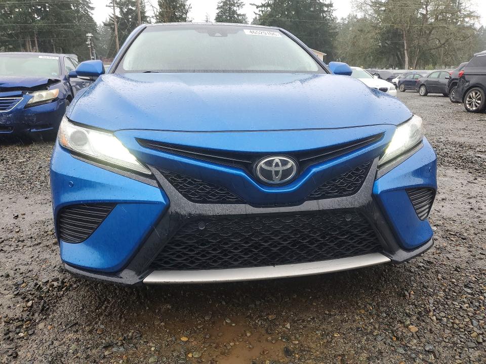 46529106 :رقم المزاد ، 4T1BZ1HK3JU003829 vin ، 2018 Toyota Camry مزاد بيع