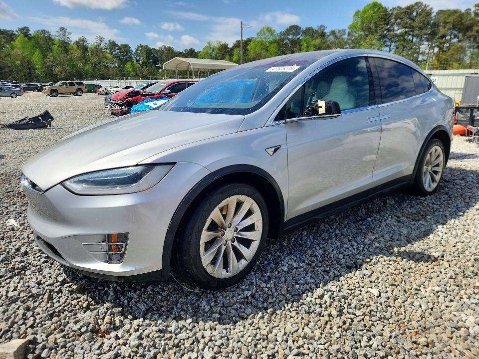 Продажа на аукционе авто 2018 Tesla Model X, vin: 5YJXCDE22JF087670, номер лота: 47626516