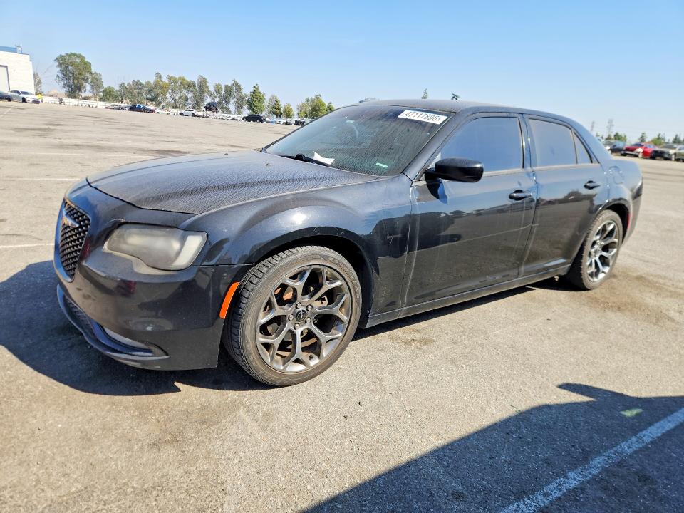 47117806 :رقم المزاد ، 2C3CCABG8FH736018 vin ، 2015 Chrysler 300 مزاد بيع