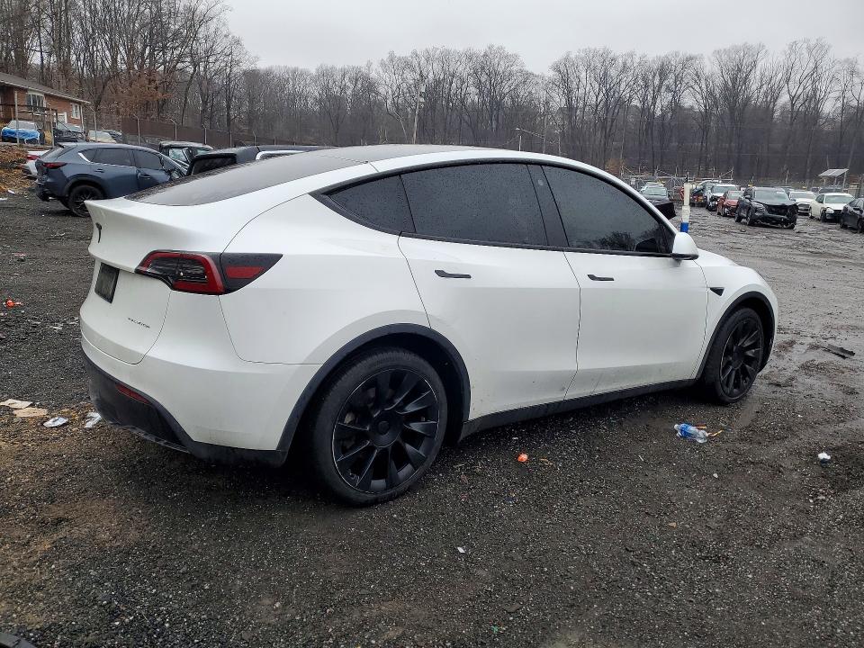79509955 :رقم المزاد ، 7SAYGAEE0PF749419 vin ، 2023 Tesla Model Y مزاد بيع