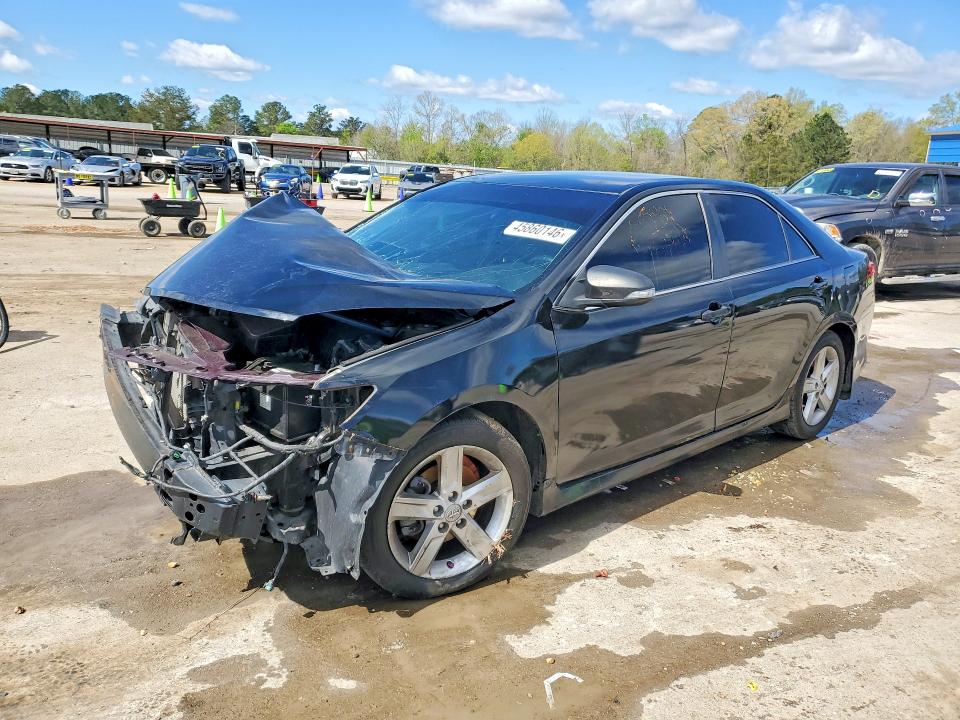 2014 Toyota Camry მანქანა იყიდება აუქციონზე, vin: 4T1BF1FK9EU824600, აუქციონის ნომერი: 45860146