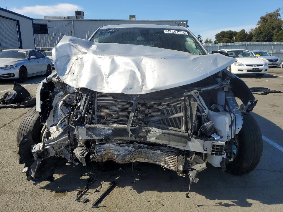 47267086 :رقم المزاد ، 3GNAXUEV4NL207357 vin ، 2022 Chevrolet Equinox مزاد بيع