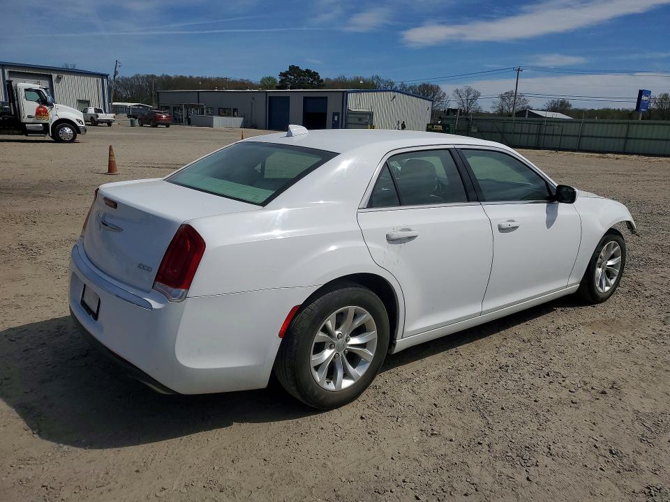 46564116 :رقم المزاد ، 2C3CCAAG8FH792493 vin ، 2015 Chrysler 300 مزاد بيع