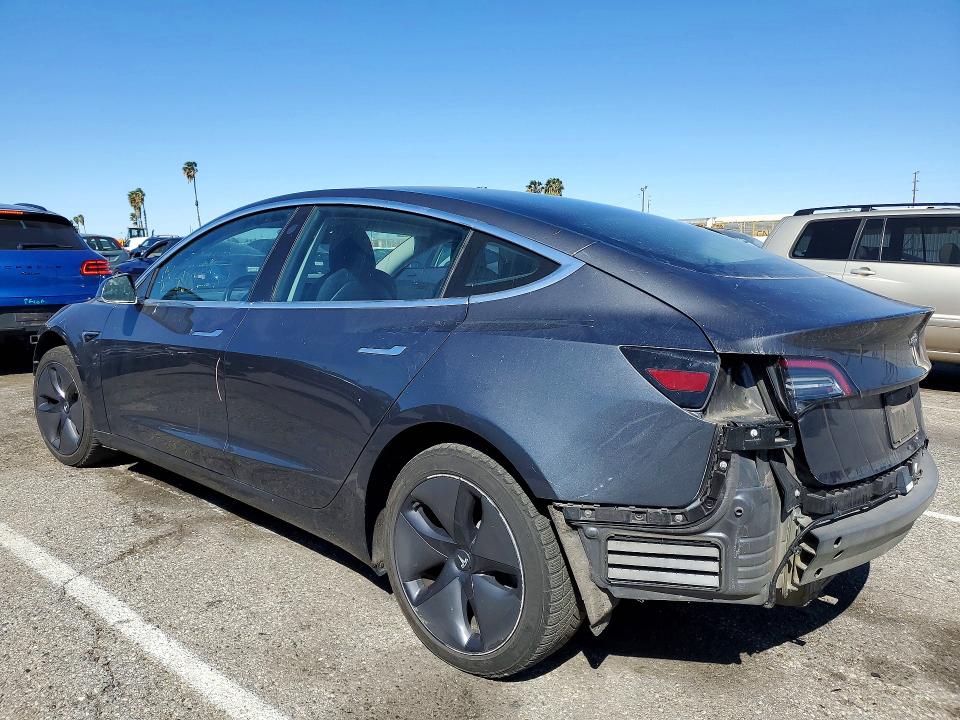 Продажа на аукционе авто 2019 Tesla Model 3, vin: 5YJ3E1EB3KF205556, номер лота: 79968425