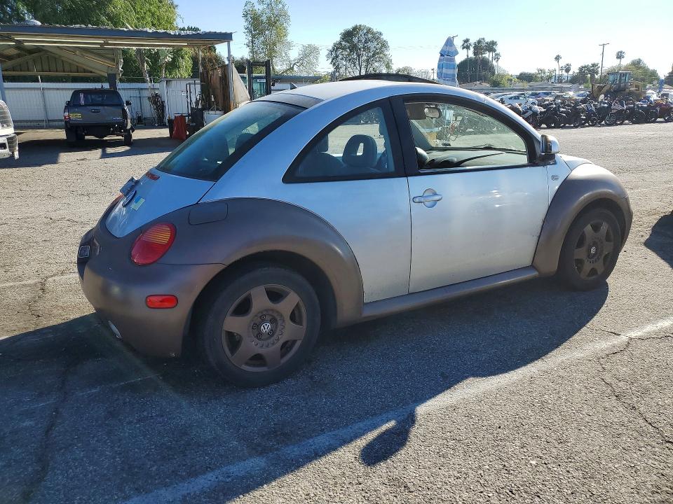 41842116 :رقم المزاد ، 3VWCD21C7YM411438 vin ، 2000 Volkswagen New Beetle مزاد بيع
