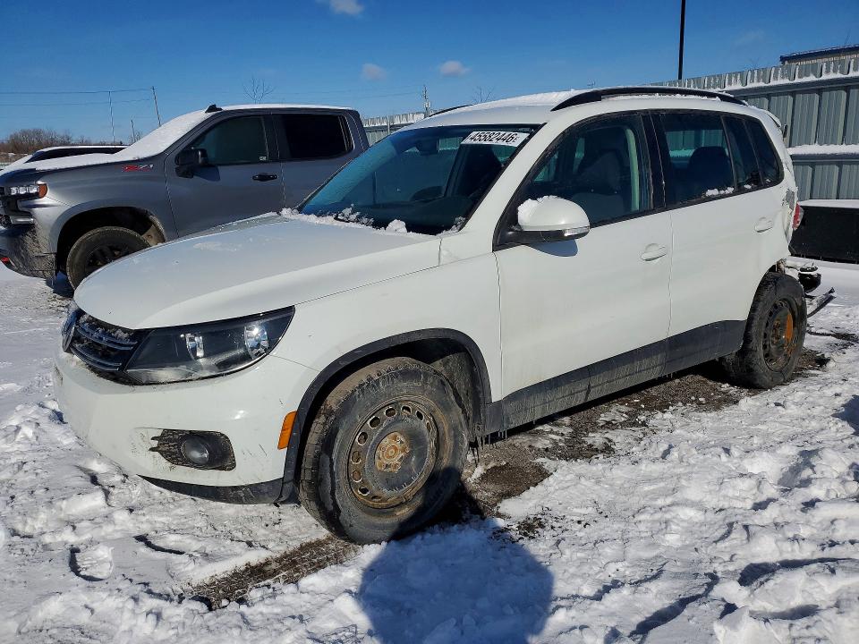 45582446 :رقم المزاد ، WVGJV7AX4FW566691 vin ، 2015 Volkswagen Tiguan مزاد بيع