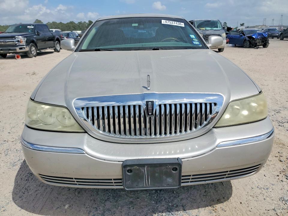 47537436 :رقم المزاد ، 1LNHM82V16Y637239 vin ، 2006 Linc Town Car مزاد بيع