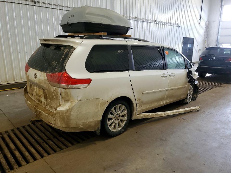 Продажа на аукционе авто 2014 Toyota Sienna, vin: 5TDDK3DCXES085242, номер лота: 41816986