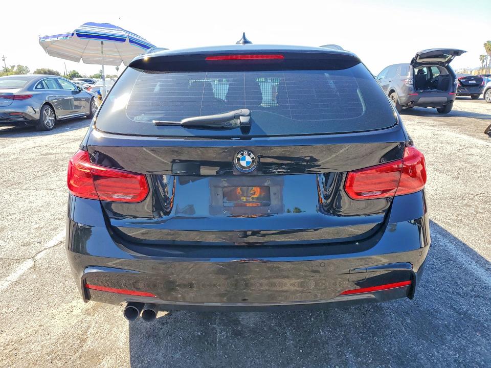 41744006 :رقم المزاد ، WBA8K3C32HA022816 vin ، 2017 Bmw 330 مزاد بيع