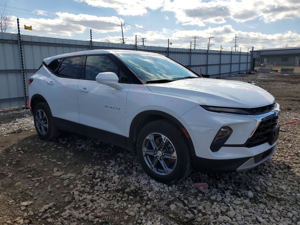 Продажа на аукционе авто 2024 Chevrolet Blazer, vin: 3GNKBCR48RS205556, номер лота: 48078606