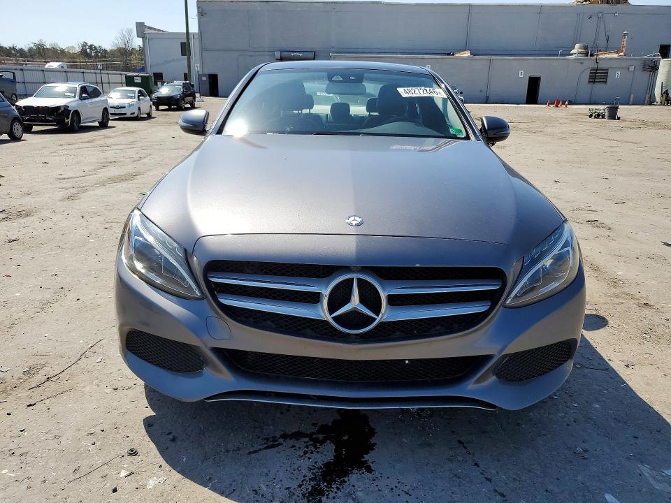 48272846 :رقم المزاد ، 55SWF4KB3HU194940 vin ، 2017 Mercedes-benz C مزاد بيع