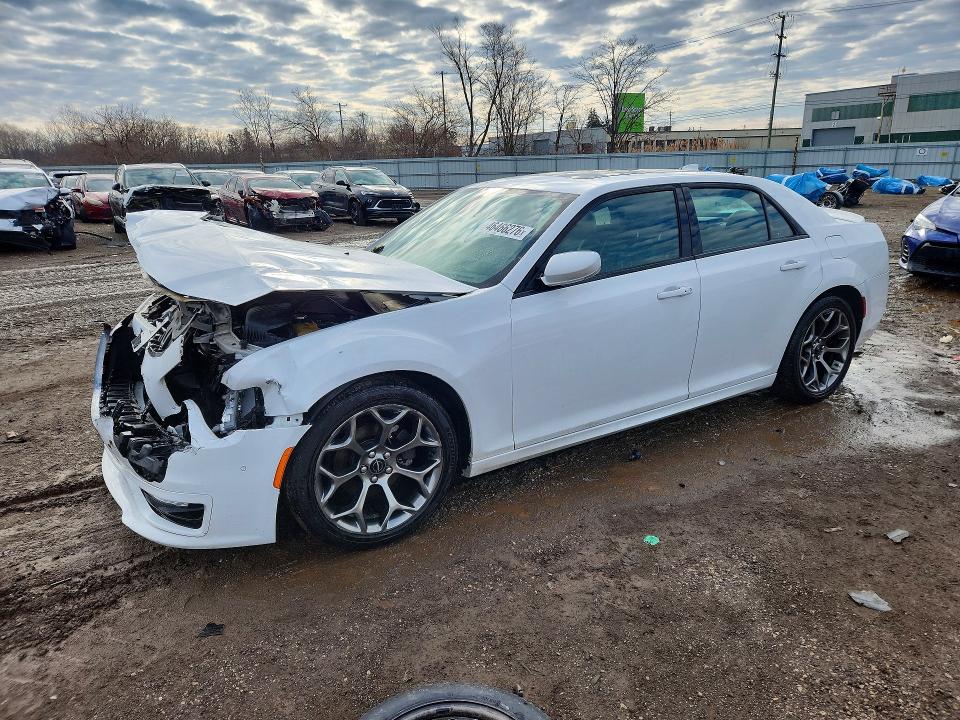 Продажа на аукционе авто 2018 Chrysler 300, vin: 2C3CCABG5JH244622, номер лота: 46466276