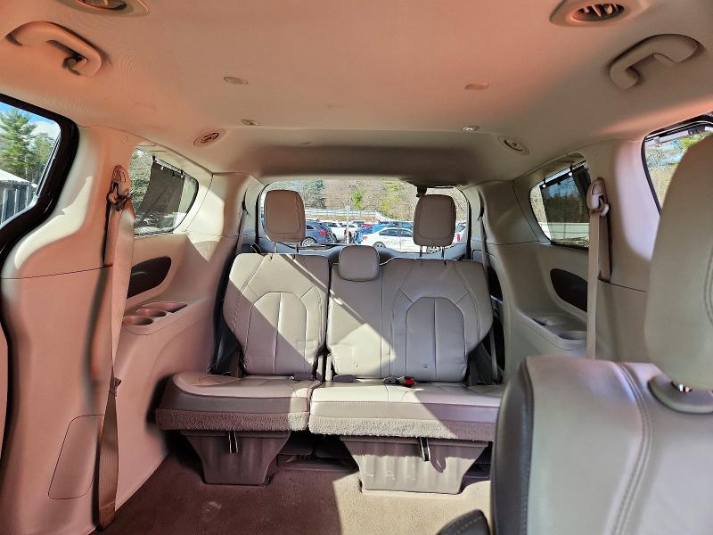 46114536 :رقم المزاد ، 2C4RC1BG4HR552455 vin ، 2017 Chrysler Pacifica مزاد بيع