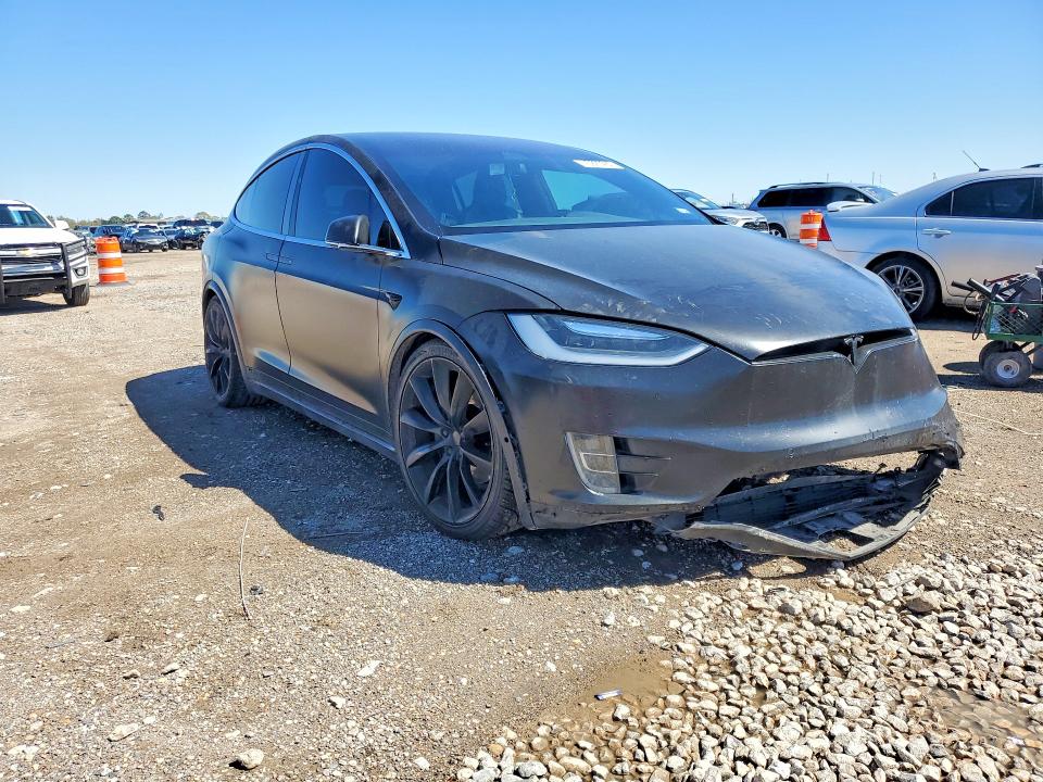 2017 Tesla Model X მანქანა იყიდება აუქციონზე, vin: 5YJXCDE23HF061363, აუქციონის ნომერი: 45925286