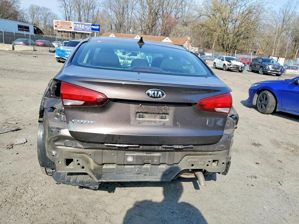 Продажа на аукционе авто 2017 Kia Forte, vin: 3KPFK4A70HE107057, номер лота: 48053836