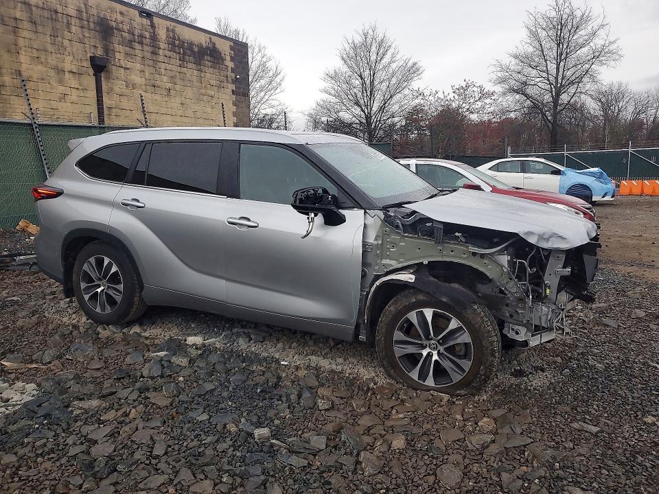 47807876 :رقم المزاد ، 5TDKDRBHXRS531690 vin ، 2024 Toyota Highlander مزاد بيع