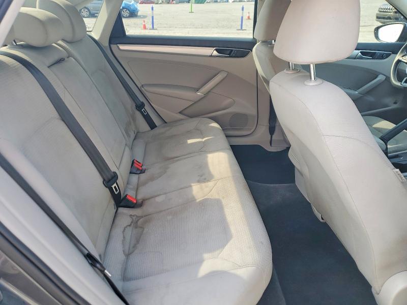 47013836 :رقم المزاد ، 1VWAT7A32GC044441 vin ، 2016 Volkswagen Passat مزاد بيع