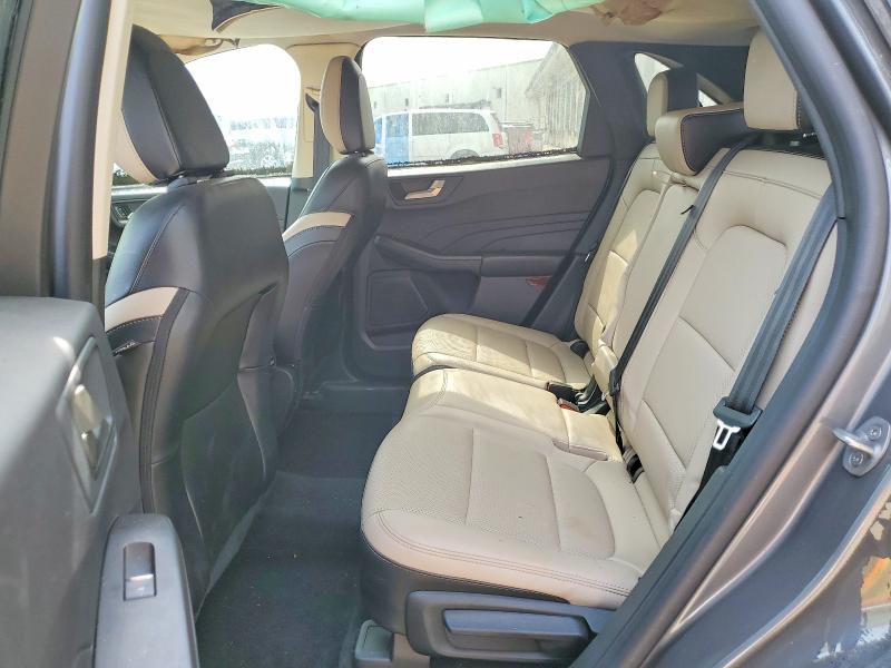 46939416 :رقم المزاد ، 1FMCU0KZ6NUA72037 vin ، 2022 Ford Escape مزاد بيع