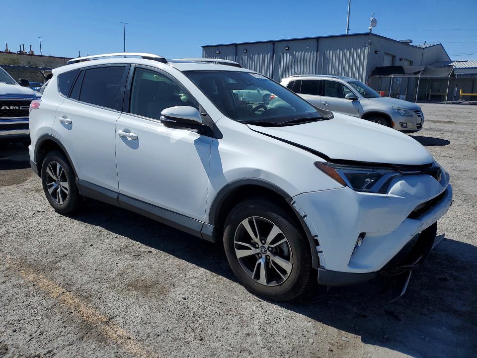41816236 :رقم المزاد ، JTMRFREV6JJ730053 vin ، 2018 Toyota Rav4 مزاد بيع