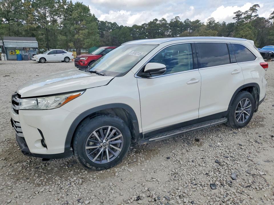 79762115 :رقم المزاد ، 5TDKZRFH9KS556226 vin ، 2019 Toyota Highlander مزاد بيع