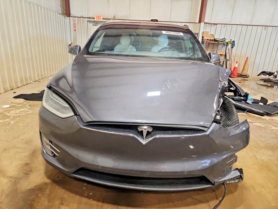 46613306 :رقم المزاد ، 5YJXCDE26JF132416 vin ، 2018 Tesla Model X مزاد بيع