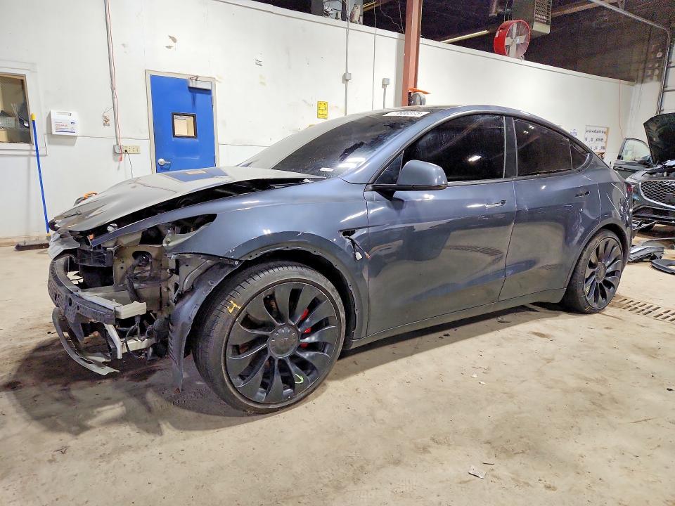 77600375 :رقم المزاد ، 7SAYGDEF5NF465338 vin ، 2022 Tesla Model Y مزاد بيع