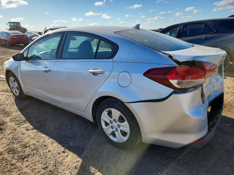 47123096 :رقم المزاد ، 3KPFK4A71JE278857 vin ، 2018 Kia Forte مزاد بيع