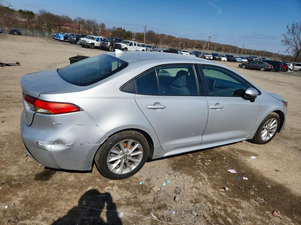 46683126 :رقم المزاد ، 5YFEPMAE2MP174294 vin ، 2021 Toyota Corolla مزاد بيع
