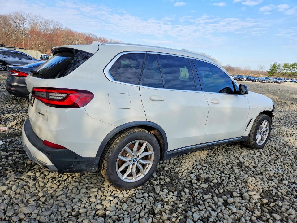 47813526 :رقم المزاد ، 5UXCR6C06M9E85605 vin ، 2021 Bmw X5 مزاد بيع