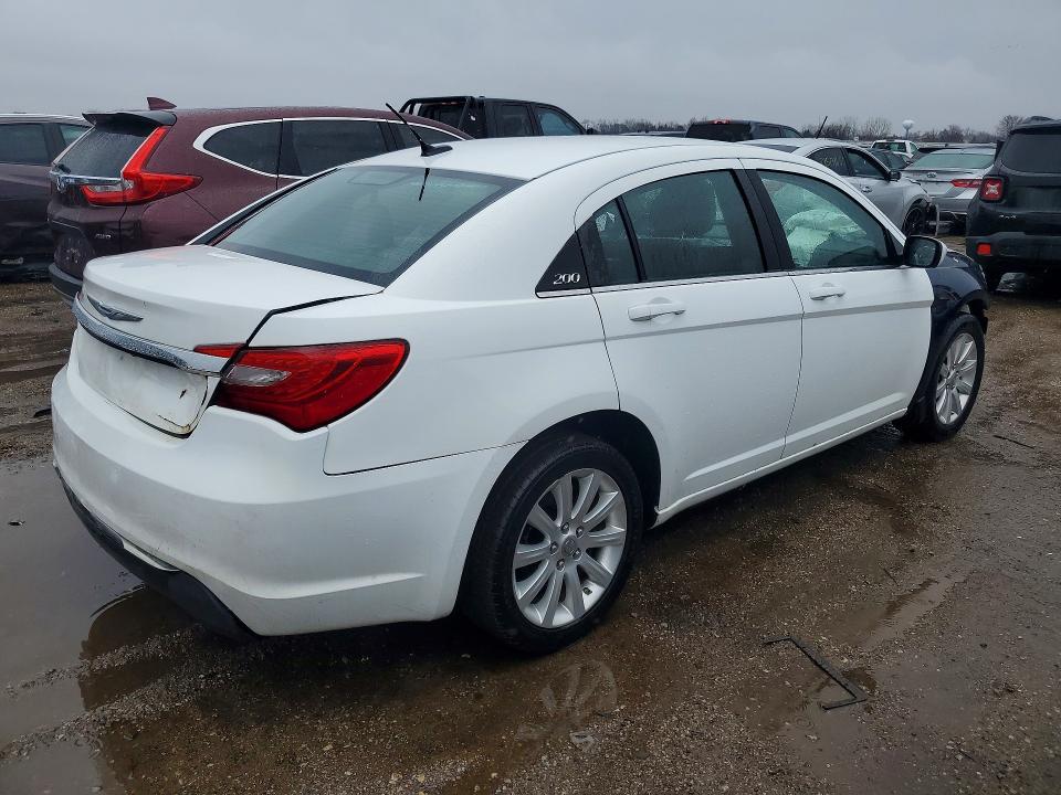 41702896 :رقم المزاد ، 1C3CCBBB4DN672901 vin ، 2013 Chrysler 200 مزاد بيع