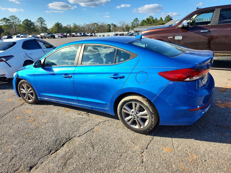 2017 Hyundai Elantra მანქანა იყიდება აუქციონზე, vin: KMHD84LF7HU143030, აუქციონის ნომერი: 79462255