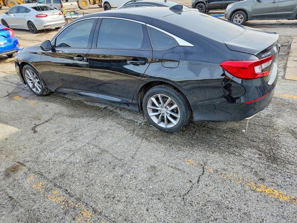 46353416 :رقم المزاد ، 1HGCV1F16NA060775 vin ، 2022 Honda Accord مزاد بيع