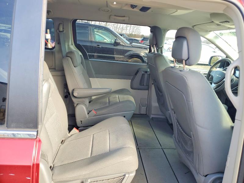 41709246 :رقم المزاد ، 2A4RR5D16AR323905 vin ، 2010 Chrysler Town & Country مزاد بيع