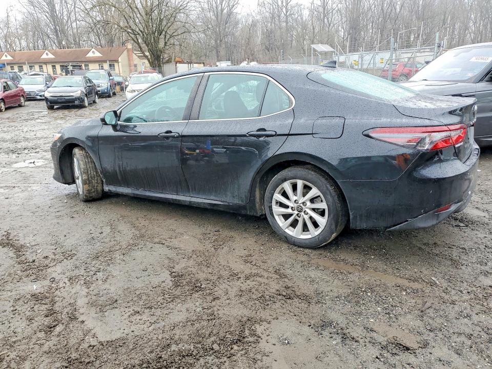 79617335 :رقم المزاد ، 4T1C11AK8NU664347 vin ، 2022 Toyota Camry مزاد بيع