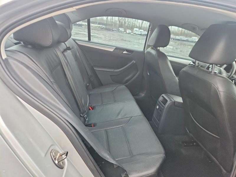 41916866 :رقم المزاد ، 3VWLL7AJ7CM323674 vin ، 2012 Volkswagen Jetta مزاد بيع