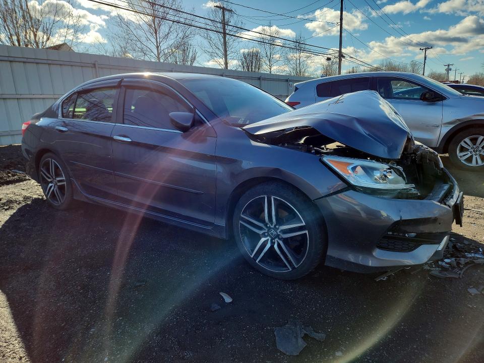Продаж на аукціоні авто 2017 Honda Accord, vin: 1HGCR2F15HA015955, номер лоту: 46162596