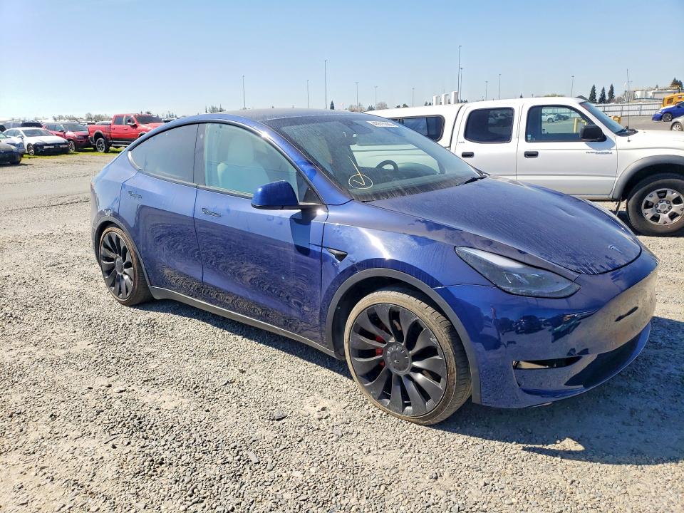 45515366 :رقم المزاد ، 7SAYGDEF4NF399946 vin ، 2022 Tesla Model Y مزاد بيع