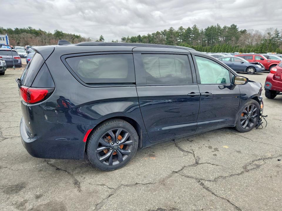 2020 Chrysler Pacifica მანქანა იყიდება აუქციონზე, vin: 2C4RC1FG1LR110493, აუქციონის ნომერი: 46170716